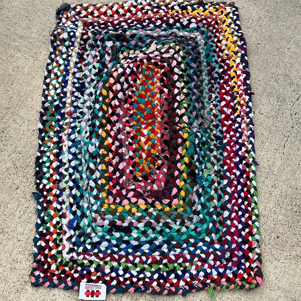 Nuloom loomed cloth rug.  Not new